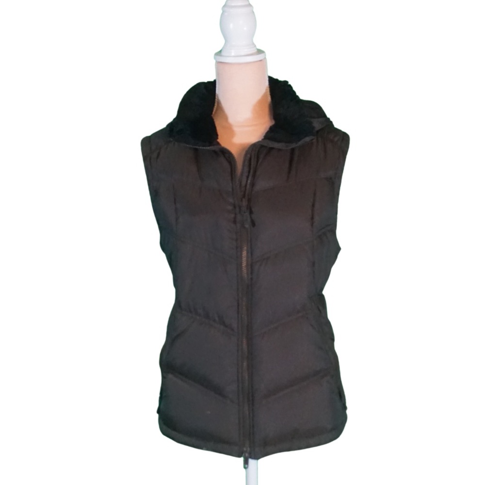Columbia Titanium puffer vest with removable hood